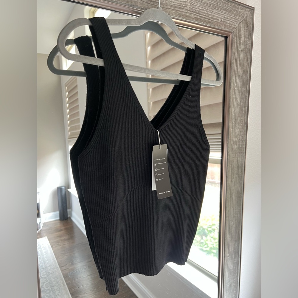 Brand new with tags light sweater tank, semi crop, black, xl